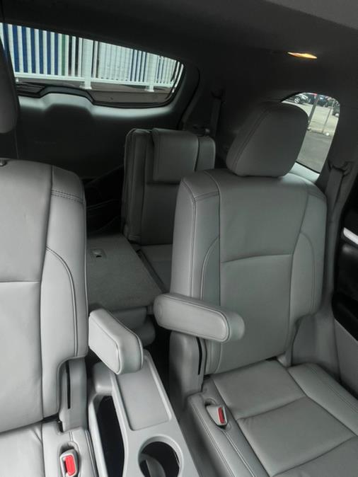 Used Toyota Highlander XLE V6 AWD (Natl) 2019 | NJ Used Cars Center. Irvington, New Jersey Used Toyota Highlander XLE V6 AWD (Natl) 2019 | NJ Used Cars Center. Irvington, New Jersey