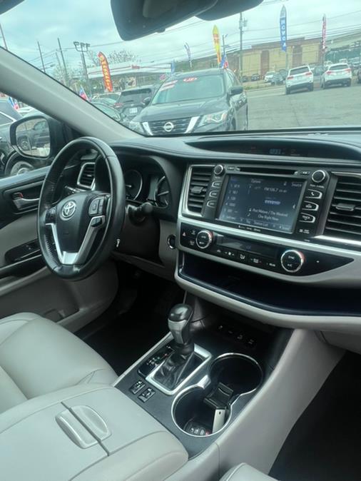 Used Toyota Highlander XLE V6 AWD (Natl) 2019 | NJ Used Cars Center. Irvington, New Jersey Used Toyota Highlander XLE V6 AWD (Natl) 2019 | NJ Used Cars Center. Irvington, New Jersey