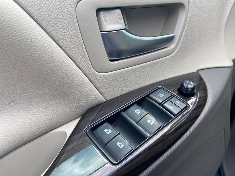 2018 Toyota Sienna XLE FWD 8-Passenger (Natl), available for sale in Irvington , New Jersey | Auto Haus of Irvington Corp. Irvington , New Jersey 2018 Toyota Sienna XLE FWD 8-Passenger (Natl), available for sale in Irvington , New Jersey | Auto Haus of Irvington Corp. Irvington , New Jersey