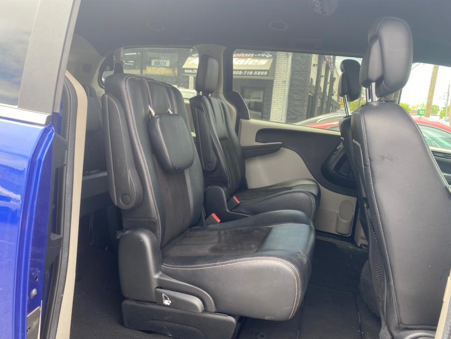 2020 Dodge Grand Caravan SXT Wagon, available for sale in Linden, New Jersey | Champion Auto Sales. Linden, New Jersey 2020 Dodge Grand Caravan SXT Wagon, available for sale in Linden, New Jersey | Champion Auto Sales. Linden, New Jersey