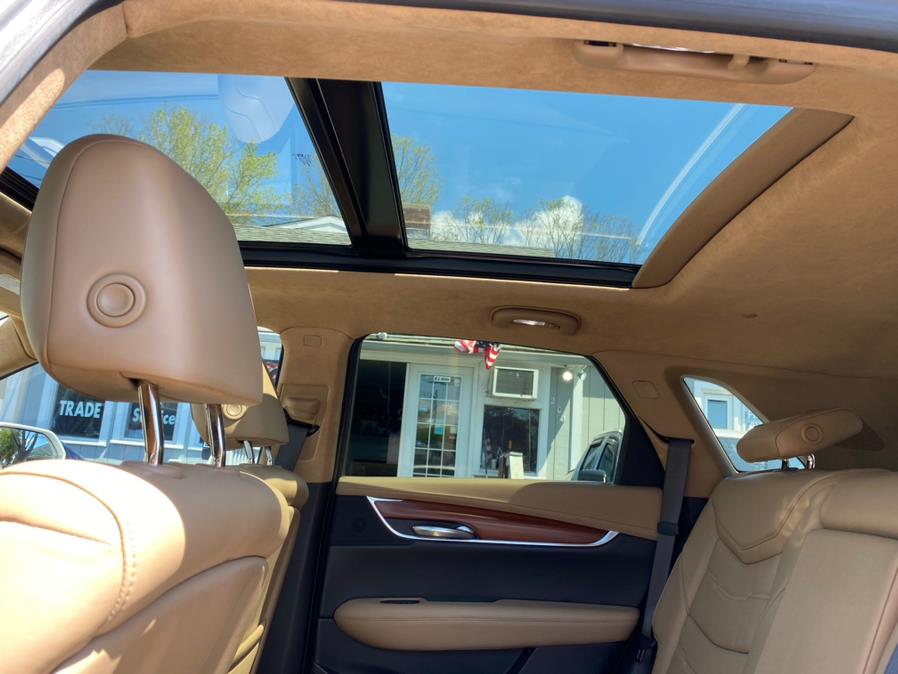 Used Cadillac XT5 AWD 4dr Platinum 2017 | Lava Motors 2 Inc. Canton, Connecticut Used Cadillac XT5 AWD 4dr Platinum 2017 | Lava Motors 2 Inc. Canton, Connecticut