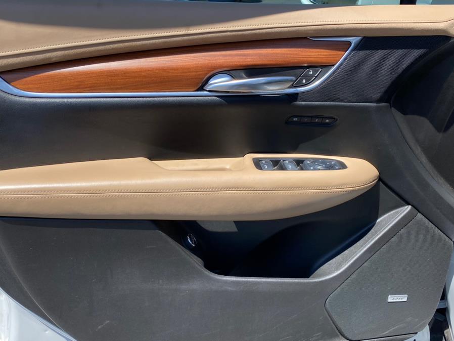 Used Cadillac XT5 AWD 4dr Platinum 2017 | Lava Motors 2 Inc. Canton, Connecticut Used Cadillac XT5 AWD 4dr Platinum 2017 | Lava Motors 2 Inc. Canton, Connecticut