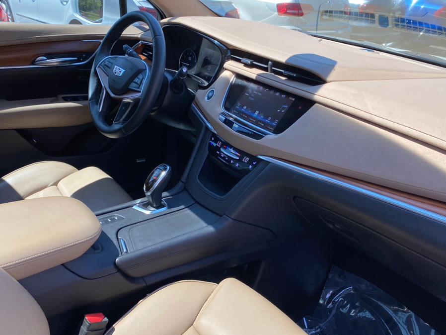 Used Cadillac XT5 AWD 4dr Platinum 2017 | Lava Motors 2 Inc. Canton, Connecticut Used Cadillac XT5 AWD 4dr Platinum 2017 | Lava Motors 2 Inc. Canton, Connecticut