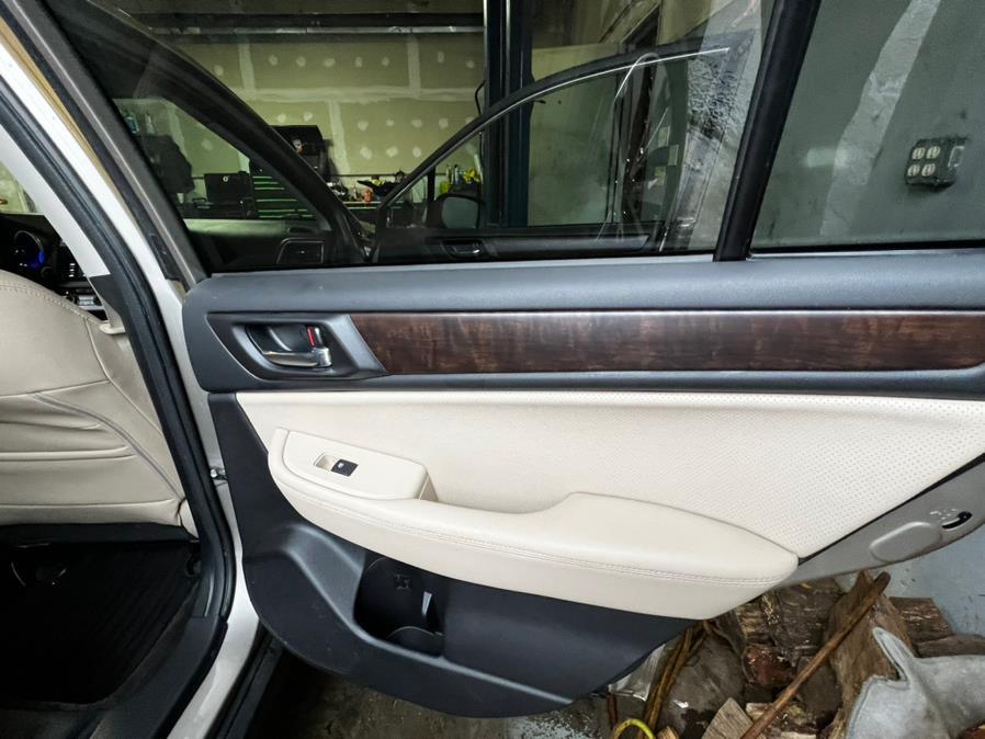 2015 Subaru Outback 4dr Wgn 2.5i Limited PZEV, available for sale in Canton, Connecticut | Lava Motors 2 Inc. Canton, Connecticut 2015 Subaru Outback 4dr Wgn 2.5i Limited PZEV, available for sale in Canton, Connecticut | Lava Motors 2 Inc. Canton, Connecticut