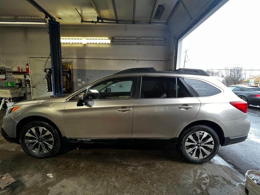 2015 Subaru Outback 4dr Wgn 2.5i Limited PZEV, available for sale in Canton, Connecticut | Lava Motors 2 Inc. Canton, Connecticut 2015 Subaru Outback 4dr Wgn 2.5i Limited PZEV, available for sale in Canton, Connecticut | Lava Motors 2 Inc. Canton, Connecticut