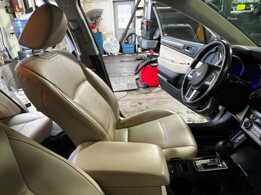 2015 Subaru Outback 4dr Wgn 2.5i Limited PZEV, available for sale in Canton, Connecticut | Lava Motors 2 Inc. Canton, Connecticut 2015 Subaru Outback 4dr Wgn 2.5i Limited PZEV, available for sale in Canton, Connecticut | Lava Motors 2 Inc. Canton, Connecticut