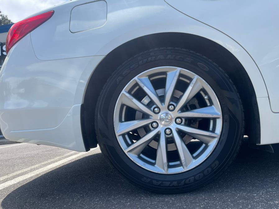 2016 INFINITI Q50 3.0t Premium. CLEAN CARFAX!, available for sale in Elmont, New York | Sunrise of Elmont. Elmont, New York 2016 INFINITI Q50 3.0t Premium. CLEAN CARFAX!, available for sale in Elmont, New York | Sunrise of Elmont. Elmont, New York