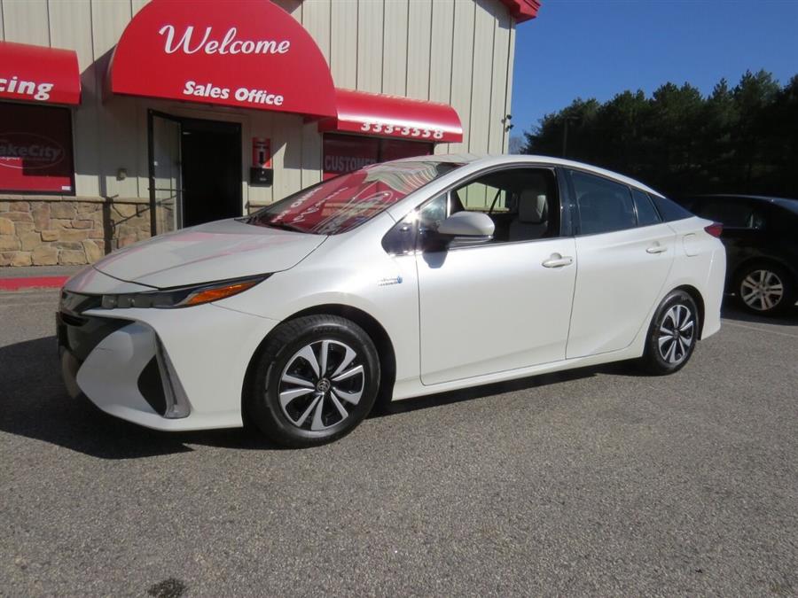 Used Toyota Prius Prime Advanced 4dr Hatchback 2017 | Lake City Exports Inc. Auburn, Maine Used Toyota Prius Prime Advanced 4dr Hatchback 2017 | Lake City Exports Inc. Auburn, Maine
