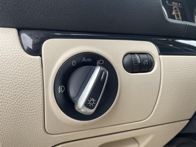 Used Volkswagen Eos Executive Edition 2014 | Blasius Federal Road. Brookfield, Connecticut Used Volkswagen Eos Executive Edition 2014 | Blasius Federal Road. Brookfield, Connecticut