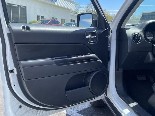 Used Jeep Patriot High Altitude 2016 | Blasius Federal Road. Brookfield, Connecticut Used Jeep Patriot High Altitude 2016 | Blasius Federal Road. Brookfield, Connecticut