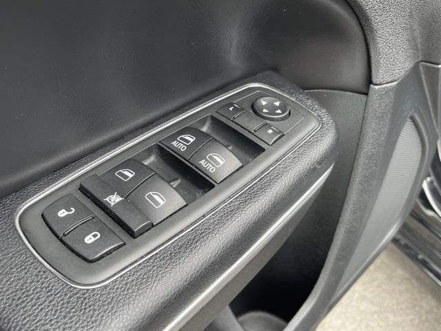 Used Chrysler 300c Base 2013 | Blasius Federal Road. Brookfield, Connecticut Used Chrysler 300c Base 2013 | Blasius Federal Road. Brookfield, Connecticut