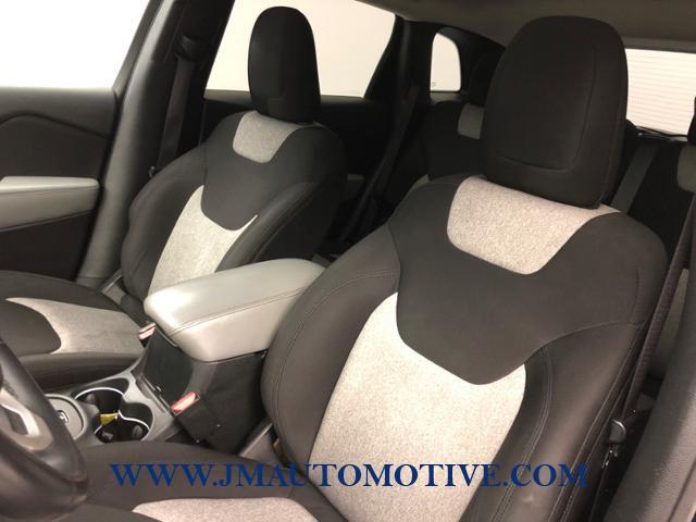 Used Jeep Cherokee 4WD 4dr Latitude 2014 | J&M Automotive Sls&Svc LLC. Naugatuck, Connecticut Used Jeep Cherokee 4WD 4dr Latitude 2014 | J&M Automotive Sls&Svc LLC. Naugatuck, Connecticut