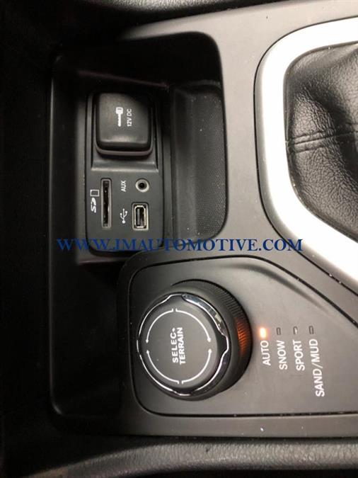 Used Jeep Cherokee 4WD 4dr Latitude 2014 | J&M Automotive Sls&Svc LLC. Naugatuck, Connecticut Used Jeep Cherokee 4WD 4dr Latitude 2014 | J&M Automotive Sls&Svc LLC. Naugatuck, Connecticut
