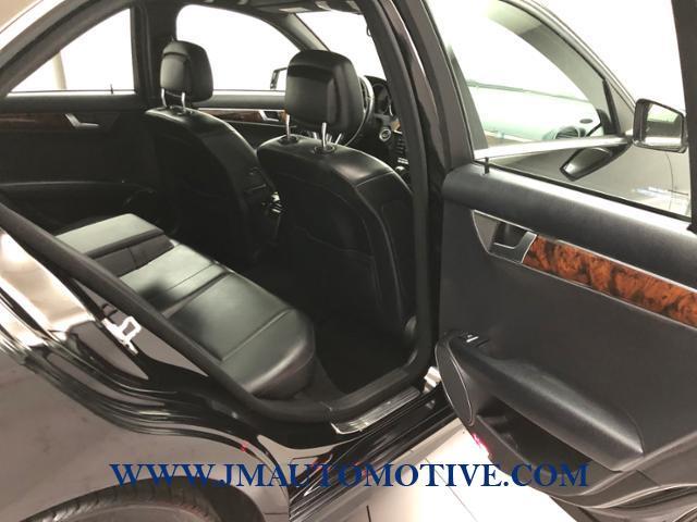 Used Mercedes-benz C-class 4dr Sdn C 300 Luxury 4MATIC 2013 | J&M Automotive Sls&Svc LLC. Naugatuck, Connecticut Used Mercedes-benz C-class 4dr Sdn C 300 Luxury 4MATIC 2013 | J&M Automotive Sls&Svc LLC. Naugatuck, Connecticut