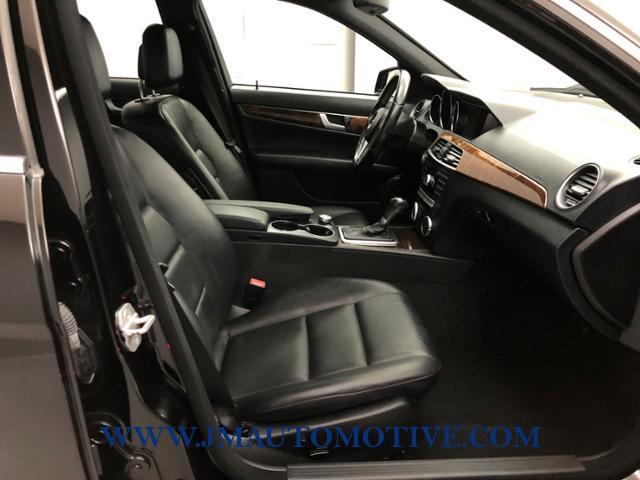 Used Mercedes-benz C-class 4dr Sdn C 300 Luxury 4MATIC 2013 | J&M Automotive Sls&Svc LLC. Naugatuck, Connecticut Used Mercedes-benz C-class 4dr Sdn C 300 Luxury 4MATIC 2013 | J&M Automotive Sls&Svc LLC. Naugatuck, Connecticut