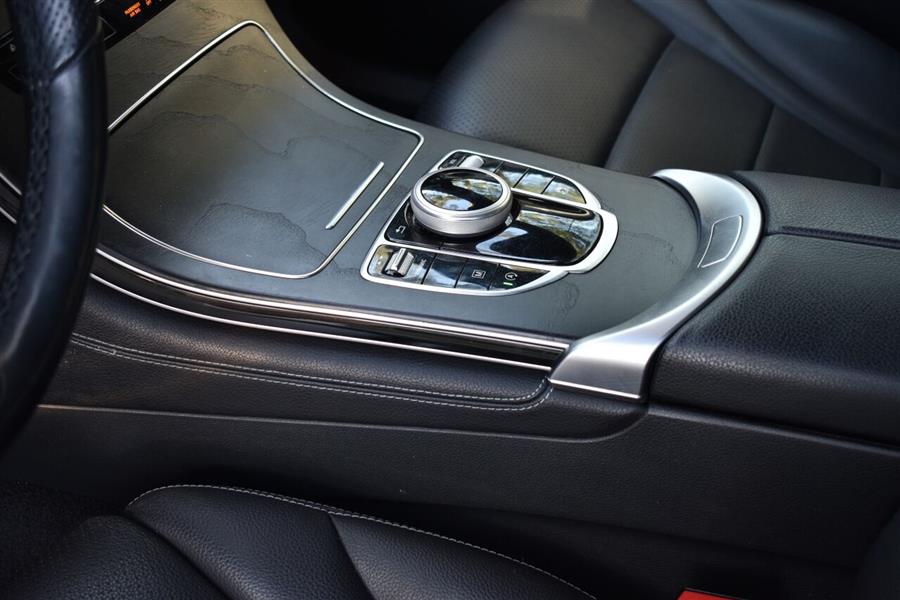 Used Mercedes-benz Glc GLC 300 4MATIC AWD 4dr SUV 2019 | Camy Cars. Great Neck, New York Used Mercedes-benz Glc GLC 300 4MATIC AWD 4dr SUV 2019 | Camy Cars. Great Neck, New York