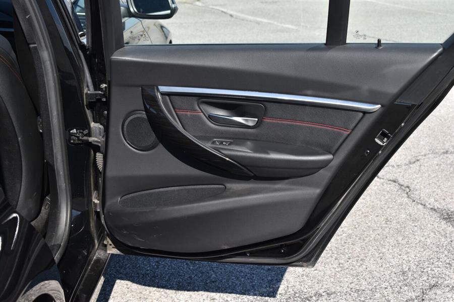 2018 BMW 3 Series 330i xDrive AWD 4dr Sedan, available for sale in Great Neck, New York | Camy Cars. Great Neck, New York 2018 BMW 3 Series 330i xDrive AWD 4dr Sedan, available for sale in Great Neck, New York | Camy Cars. Great Neck, New York