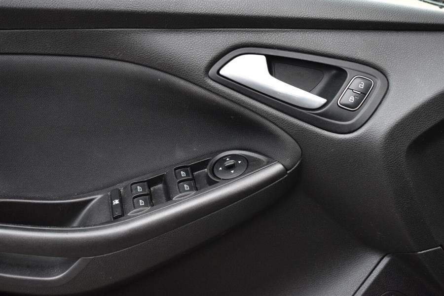 2018 Ford Focus SEL 4dr Sedan, available for sale in Great Neck, New York | Camy Cars. Great Neck, New York 2018 Ford Focus SEL 4dr Sedan, available for sale in Great Neck, New York | Camy Cars. Great Neck, New York