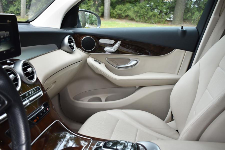 2019 Mercedes-benz Glc GLC 350e 4MATIC AWD 4dr SUV, available for sale in Great Neck, New York | Camy Cars. Great Neck, New York 2019 Mercedes-benz Glc GLC 350e 4MATIC AWD 4dr SUV, available for sale in Great Neck, New York | Camy Cars. Great Neck, New York