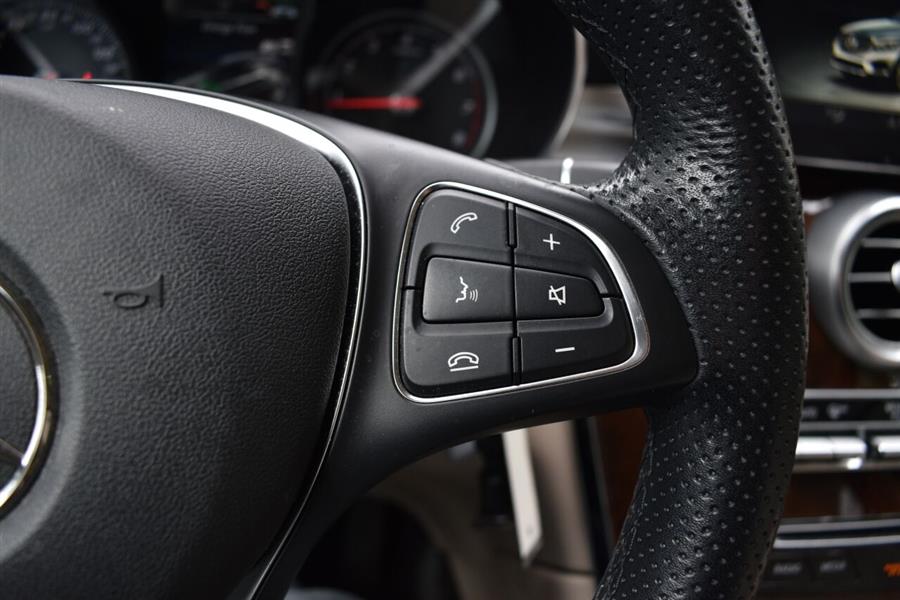 2019 Mercedes-benz Glc GLC 350e 4MATIC AWD 4dr SUV, available for sale in Great Neck, New York | Camy Cars. Great Neck, New York 2019 Mercedes-benz Glc GLC 350e 4MATIC AWD 4dr SUV, available for sale in Great Neck, New York | Camy Cars. Great Neck, New York
