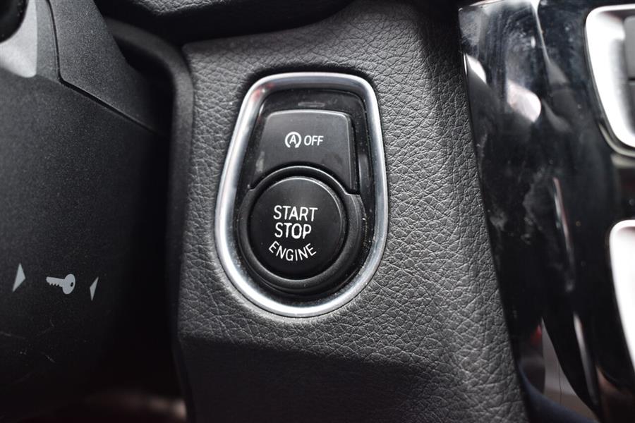 2018 BMW 3 Series 330i xDrive AWD 4dr Sedan, available for sale in Great Neck, New York | Camy Cars. Great Neck, New York 2018 BMW 3 Series 330i xDrive AWD 4dr Sedan, available for sale in Great Neck, New York | Camy Cars. Great Neck, New York