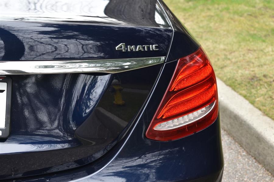 Used Mercedes-benz E-class E 300 4MATIC AWD 4dr Sedan 2019 | Camy Cars. Great Neck, New York Used Mercedes-benz E-class E 300 4MATIC AWD 4dr Sedan 2019 | Camy Cars. Great Neck, New York