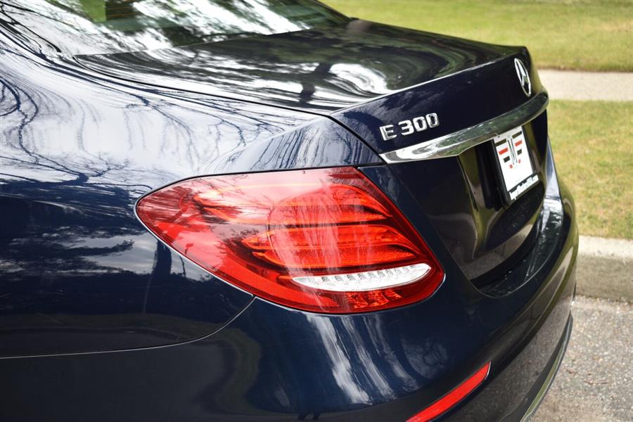 Used Mercedes-benz E-class E 300 4MATIC AWD 4dr Sedan 2019 | Camy Cars. Great Neck, New York Used Mercedes-benz E-class E 300 4MATIC AWD 4dr Sedan 2019 | Camy Cars. Great Neck, New York