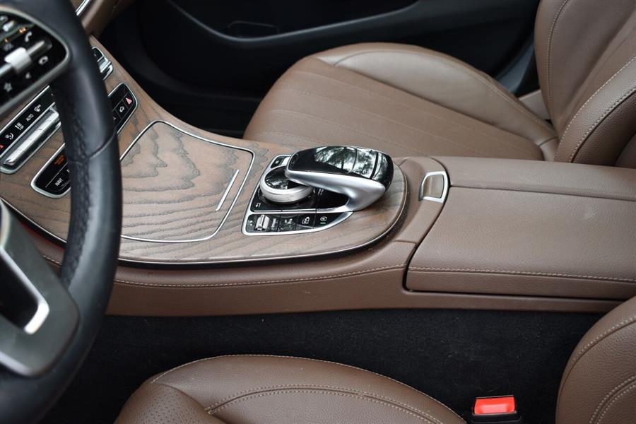 Used Mercedes-benz E-class E 300 4MATIC AWD 4dr Sedan 2019 | Camy Cars. Great Neck, New York Used Mercedes-benz E-class E 300 4MATIC AWD 4dr Sedan 2019 | Camy Cars. Great Neck, New York