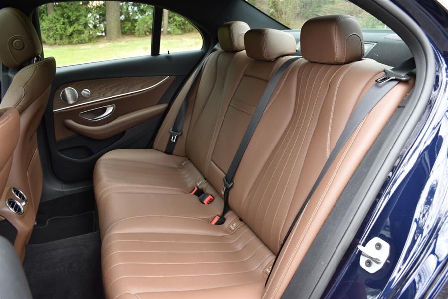 Used Mercedes-benz E-class E 300 4MATIC AWD 4dr Sedan 2019 | Camy Cars. Great Neck, New York Used Mercedes-benz E-class E 300 4MATIC AWD 4dr Sedan 2019 | Camy Cars. Great Neck, New York