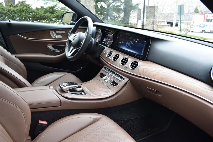 Used Mercedes-benz E-class E 300 4MATIC AWD 4dr Sedan 2019 | Camy Cars. Great Neck, New York Used Mercedes-benz E-class E 300 4MATIC AWD 4dr Sedan 2019 | Camy Cars. Great Neck, New York