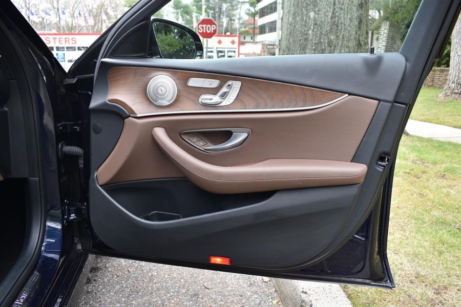 Used Mercedes-benz E-class E 300 4MATIC AWD 4dr Sedan 2019 | Camy Cars. Great Neck, New York Used Mercedes-benz E-class E 300 4MATIC AWD 4dr Sedan 2019 | Camy Cars. Great Neck, New York