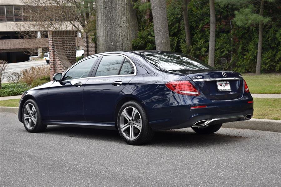 Used Mercedes-benz E-class E 300 4MATIC AWD 4dr Sedan 2019 | Camy Cars. Great Neck, New York Used Mercedes-benz E-class E 300 4MATIC AWD 4dr Sedan 2019 | Camy Cars. Great Neck, New York