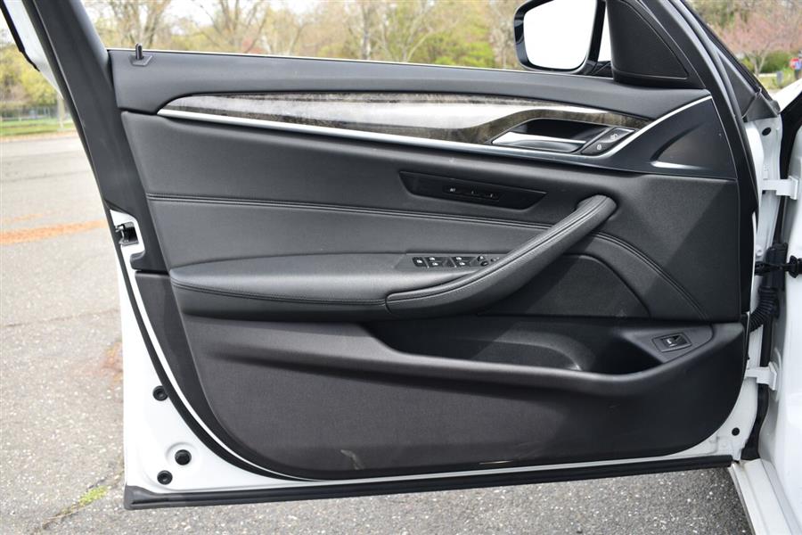 2019 BMW 5 Series 530i xDrive AWD 4dr Sedan, available for sale in Great Neck, New York | Camy Cars. Great Neck, New York 2019 BMW 5 Series 530i xDrive AWD 4dr Sedan, available for sale in Great Neck, New York | Camy Cars. Great Neck, New York