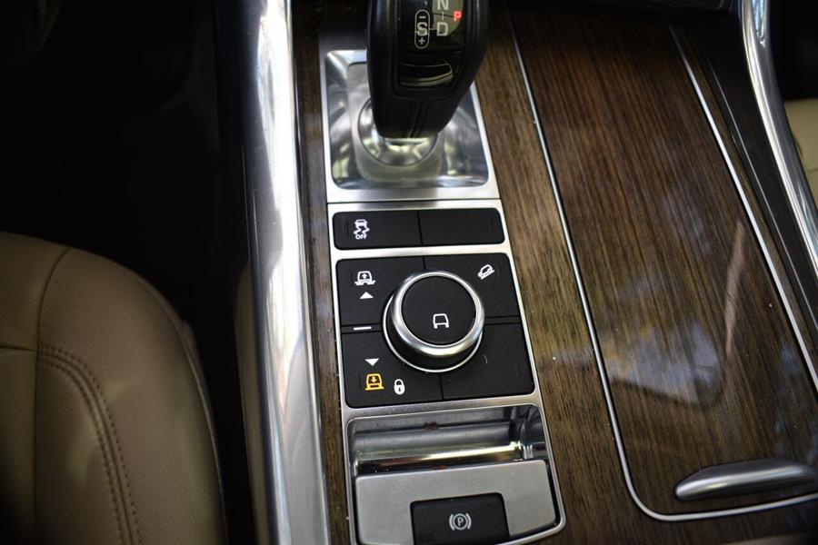 Used Land Rover Range Rover Sport SE Td6 AWD 4dr SUV 2018 | Camy Cars. Great Neck, New York Used Land Rover Range Rover Sport SE Td6 AWD 4dr SUV 2018 | Camy Cars. Great Neck, New York
