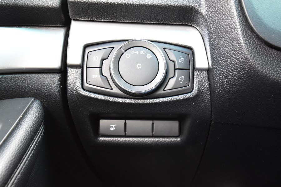 Used Ford Explorer 4WD 4dr XLT 2016 | Highline Car Connection. Waterbury, Connecticut Used Ford Explorer 4WD 4dr XLT 2016 | Highline Car Connection. Waterbury, Connecticut