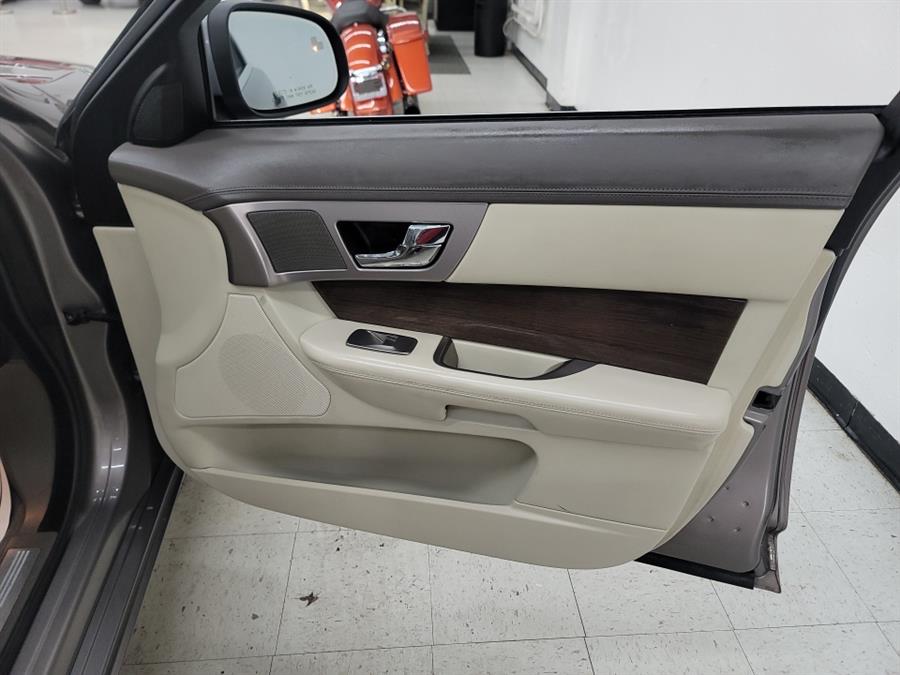 2009 Jaguar XF 4dr Sdn Premium Luxury, available for sale in West Haven, Connecticut | Auto Fair Inc.. West Haven, Connecticut 2009 Jaguar XF 4dr Sdn Premium Luxury, available for sale in West Haven, Connecticut | Auto Fair Inc.. West Haven, Connecticut