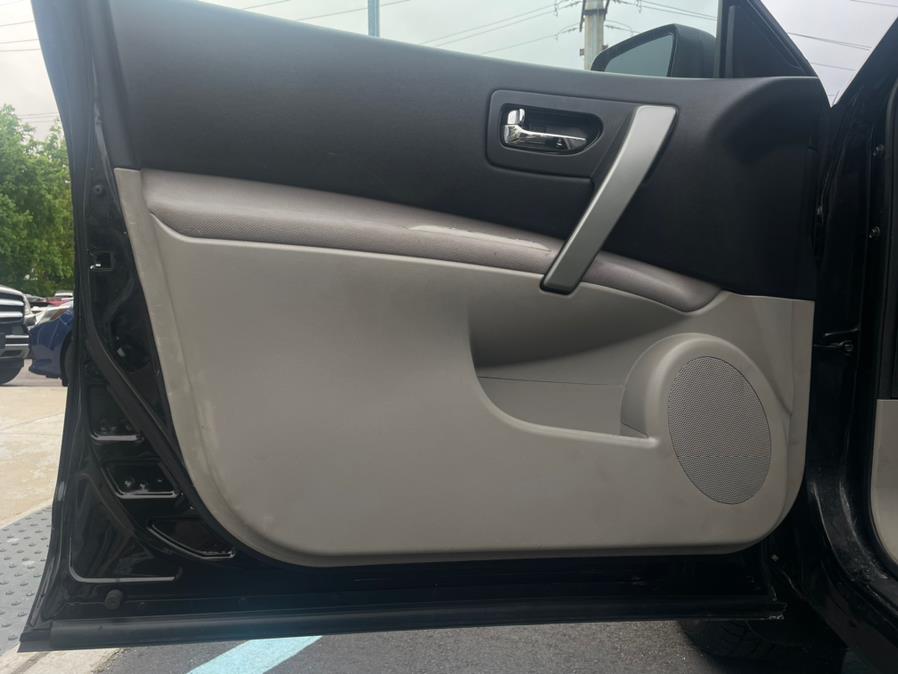 2014 Nissan Rogue Select S. CLEAN CARFAX!, available for sale in Rosedale, New York | Sunrise Auto Sales. Rosedale, New York 2014 Nissan Rogue Select S. CLEAN CARFAX!, available for sale in Rosedale, New York | Sunrise Auto Sales. Rosedale, New York