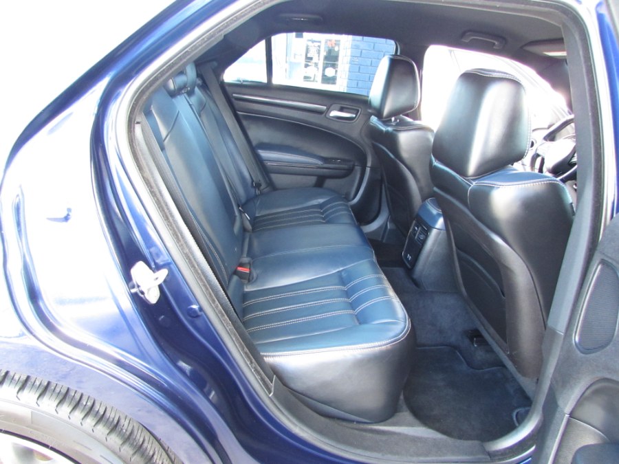 Used Chrysler 300 4dr Sdn 300S RWD 2016 | VIP Auto Enterprise, Inc. Orlando, Florida Used Chrysler 300 4dr Sdn 300S RWD 2016 | VIP Auto Enterprise, Inc. Orlando, Florida