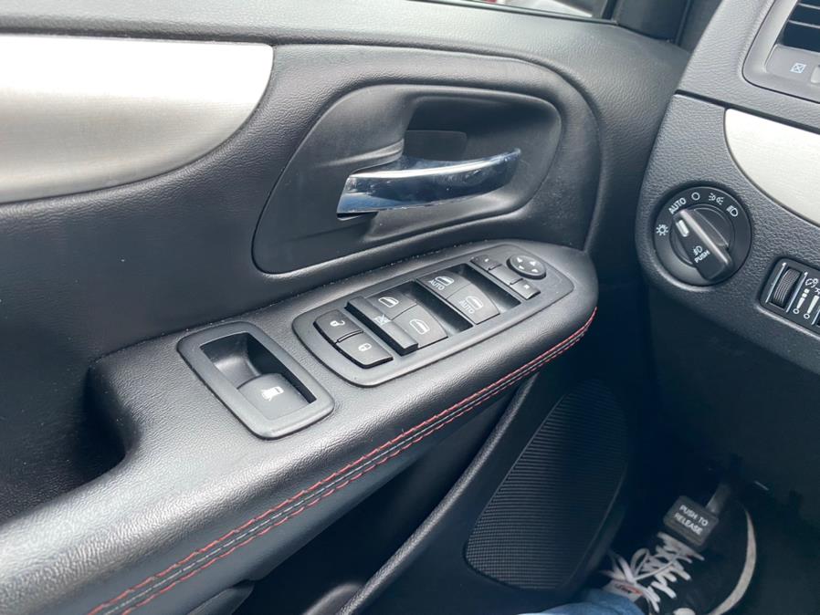 2020 Dodge Grand Caravan GT Wagon, available for sale in Jamaica, New York | Jamaica Motor Sports. Jamaica, New York 2020 Dodge Grand Caravan GT Wagon, available for sale in Jamaica, New York | Jamaica Motor Sports. Jamaica, New York