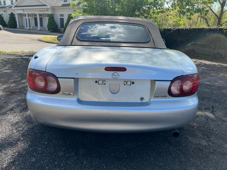 Used Mazda MX-5 Miata 2dr Conv Base Manual 2001 | Main Auto of Berlin. Berlin, Connecticut Used Mazda MX-5 Miata 2dr Conv Base Manual 2001 | Main Auto of Berlin. Berlin, Connecticut