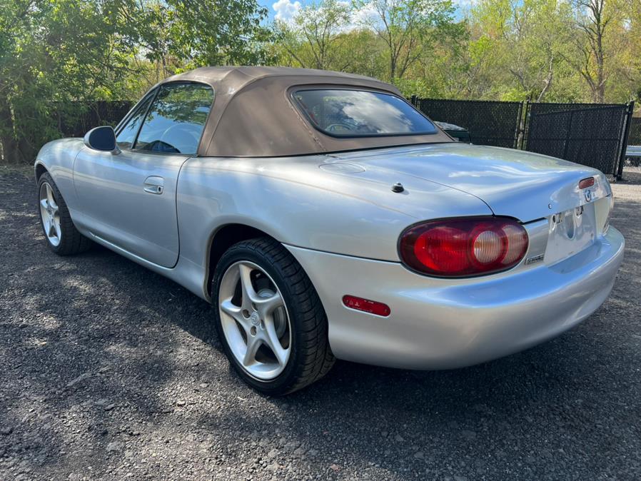 Used Mazda MX-5 Miata 2dr Conv Base Manual 2001 | Main Auto of Berlin. Berlin, Connecticut Used Mazda MX-5 Miata 2dr Conv Base Manual 2001 | Main Auto of Berlin. Berlin, Connecticut