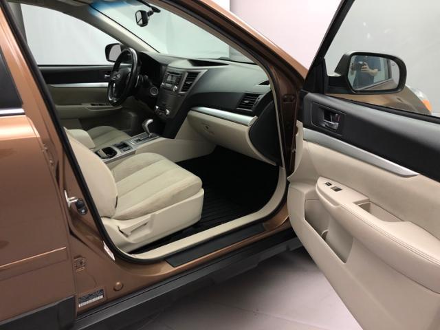 Used Subaru Outback 4dr Wgn H4 Auto 2.5i Premium 2012 | J&M Automotive Sls&Svc LLC. Naugatuck, Connecticut Used Subaru Outback 4dr Wgn H4 Auto 2.5i Premium 2012 | J&M Automotive Sls&Svc LLC. Naugatuck, Connecticut