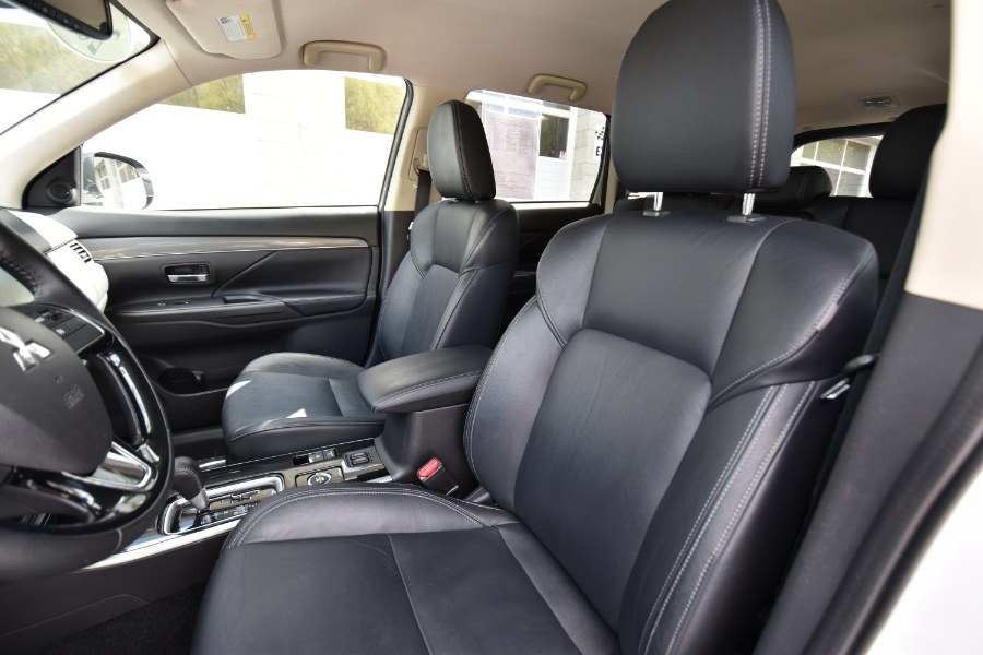 2020 Mitsubishi Outlander SEL S-AWC, available for sale in Waterbury, Connecticut | Highline Car Connection. Waterbury, Connecticut 2020 Mitsubishi Outlander SEL S-AWC, available for sale in Waterbury, Connecticut | Highline Car Connection. Waterbury, Connecticut