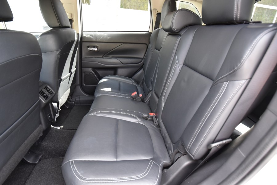 2020 Mitsubishi Outlander SEL S-AWC, available for sale in Waterbury, Connecticut | Highline Car Connection. Waterbury, Connecticut 2020 Mitsubishi Outlander SEL S-AWC, available for sale in Waterbury, Connecticut | Highline Car Connection. Waterbury, Connecticut