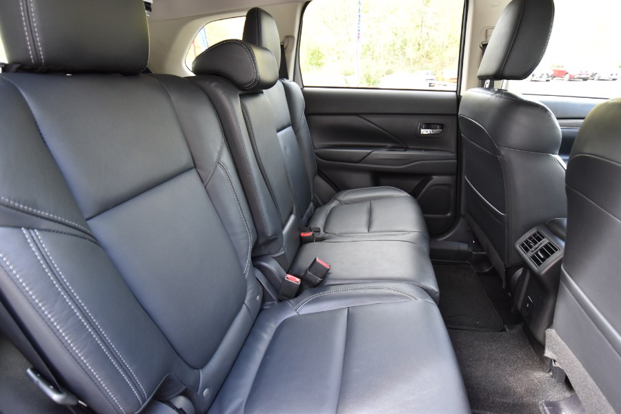 2020 Mitsubishi Outlander SEL S-AWC, available for sale in Waterbury, Connecticut | Highline Car Connection. Waterbury, Connecticut 2020 Mitsubishi Outlander SEL S-AWC, available for sale in Waterbury, Connecticut | Highline Car Connection. Waterbury, Connecticut