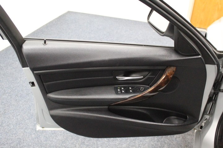 Used BMW 3 Series 4dr Sdn 328i xDrive AWD SULEV South Africa 2013 | New England Auto Sales LLC. Plainville, Connecticut Used BMW 3 Series 4dr Sdn 328i xDrive AWD SULEV South Africa 2013 | New England Auto Sales LLC. Plainville, Connecticut
