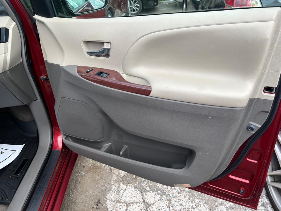 2013 Toyota Sienna 5dr 7-Pass Van V6 XLE AWD (Natl), available for sale in Brooklyn, New York | Atlantic Used Car Sales. Brooklyn, New York 2013 Toyota Sienna 5dr 7-Pass Van V6 XLE AWD (Natl), available for sale in Brooklyn, New York | Atlantic Used Car Sales. Brooklyn, New York