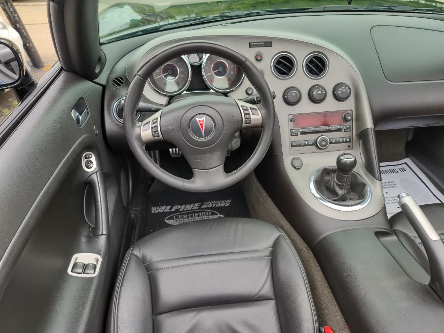2007 Pontiac Solstice 2dr Convertible GXP, available for sale in Wantagh, New York | Alpine Motors Inc. Wantagh, New York 2007 Pontiac Solstice 2dr Convertible GXP, available for sale in Wantagh, New York | Alpine Motors Inc. Wantagh, New York