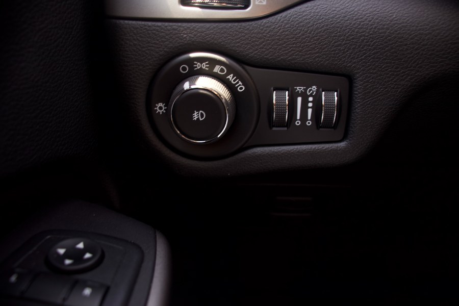 Used Jeep Cherokee Latitude Plus 4x4 2019 | Route 27 Auto Mall. Linden, New Jersey Used Jeep Cherokee Latitude Plus 4x4 2019 | Route 27 Auto Mall. Linden, New Jersey