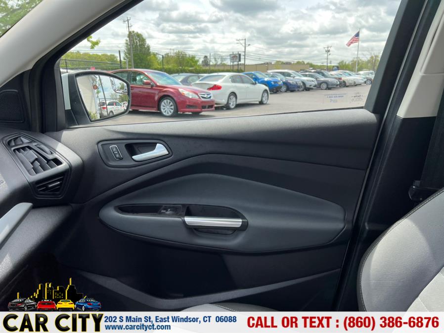 2013 Ford Escape 4WD 4dr SE, available for sale in East Windsor, Connecticut | Car City LLC. East Windsor, Connecticut 2013 Ford Escape 4WD 4dr SE, available for sale in East Windsor, Connecticut | Car City LLC. East Windsor, Connecticut